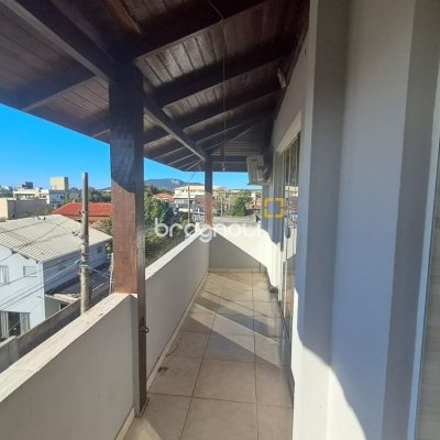 Prédio com 221m², 3 garagens, no bairro Ingleses em Florianópolis