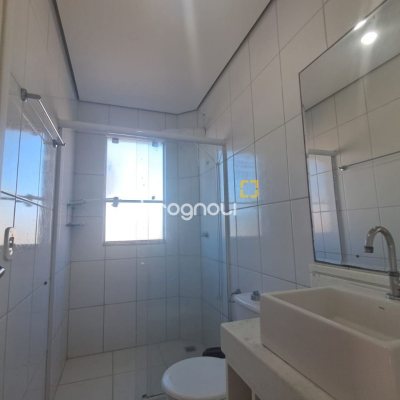 Prédio com 221m², 3 garagens, no bairro Ingleses em Florianópolis
