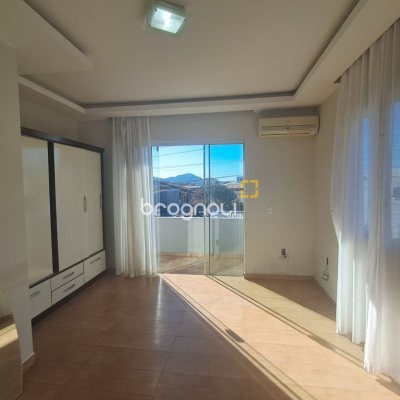 Prédio com 221m², 3 garagens, no bairro Ingleses em Florianópolis
