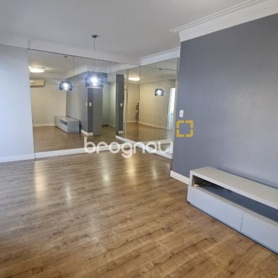 Apartamento com 100m², 3 quartos (sendo 1 suíte), 1 garagem, no bairro Centro em Florianópolis