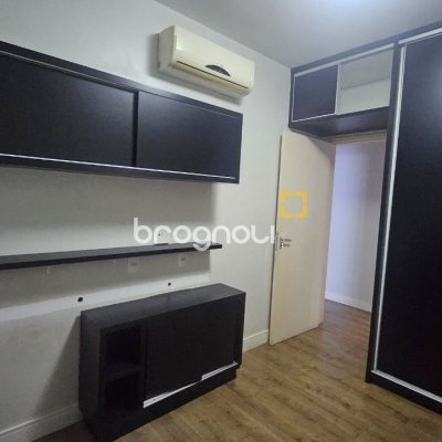 Apartamento com 100m², 3 quartos (sendo 1 suíte), 1 garagem, no bairro Centro em Florianópolis
