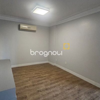 Apartamento com 100m², 3 quartos (sendo 1 suíte), 1 garagem, no bairro Centro em Florianópolis