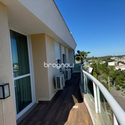 Cobertura com 199m², 3 quartos (sendo 1 suíte), 2 garagens, no bairro Lagoa da Conceição em Florianópolis