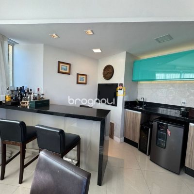 Cobertura com 199m², 3 quartos (sendo 1 suíte), 2 garagens, no bairro Lagoa da Conceição em Florianópolis