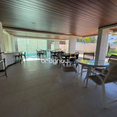 Cobertura com 199m², 3 quartos (sendo 1 suíte), 2 garagens, no bairro Lagoa da Conceição em Florianópolis