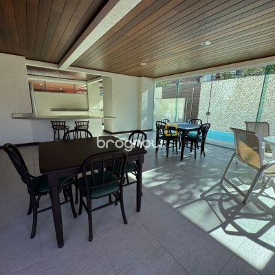 Cobertura com 199m², 3 quartos (sendo 1 suíte), 2 garagens, no bairro Lagoa da Conceição em Florianópolis