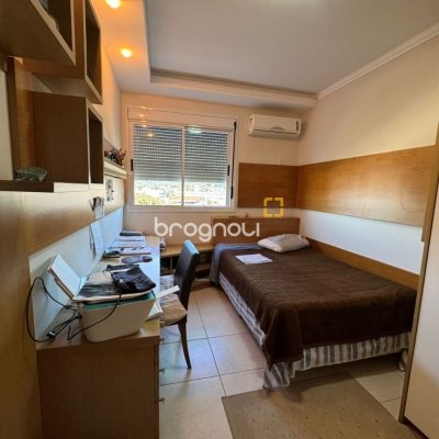 Cobertura com 199m², 3 quartos (sendo 1 suíte), 2 garagens, no bairro Lagoa da Conceição em Florianópolis