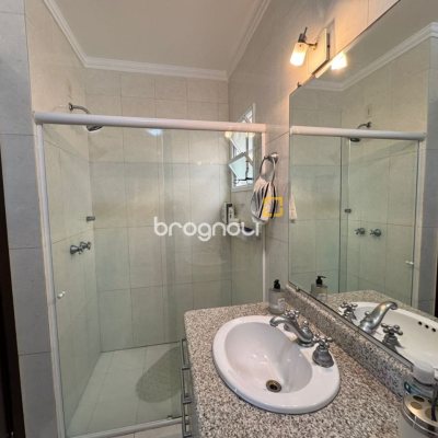 Cobertura com 199m², 3 quartos (sendo 1 suíte), 2 garagens, no bairro Lagoa da Conceição em Florianópolis