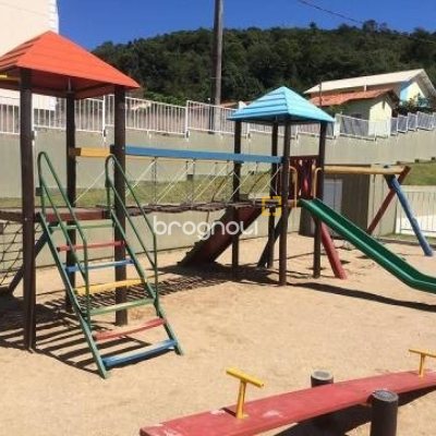 Apartamento com 52m², 2 quartos, 1 garagem, no bairro São Sebastião em Palhoça