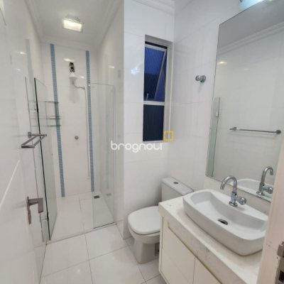 Cobertura com 226m², 3 quartos (sendo 1 suíte), 2 garagens, no bairro Coqueiros em Florianópolis