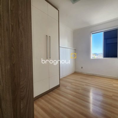 Cobertura com 226m², 3 quartos (sendo 1 suíte), 2 garagens, no bairro Coqueiros em Florianópolis