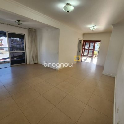 Cobertura com 226m², 3 quartos (sendo 1 suíte), 2 garagens, no bairro Coqueiros em Florianópolis