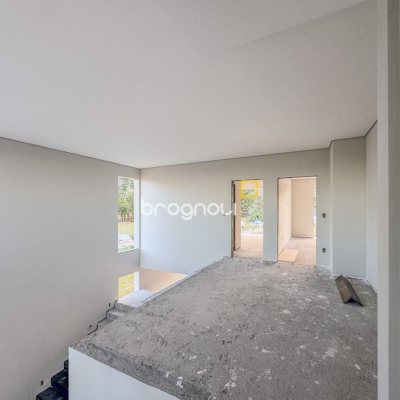 Casa de Condomínio com 275m², 4 quartos (sendo 4 suítes), 4 garagens, no bairro Pedra Branca em Palhoça