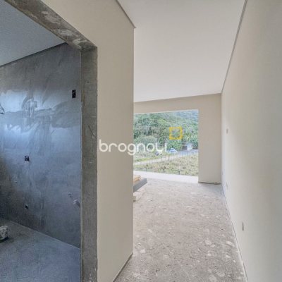 Casa de Condomínio com 275m², 4 quartos (sendo 4 suítes), 4 garagens, no bairro Pedra Branca em Palhoça