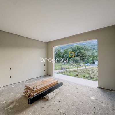 Casa de Condomínio com 275m², 4 quartos (sendo 4 suítes), 4 garagens, no bairro Pedra Branca em Palhoça