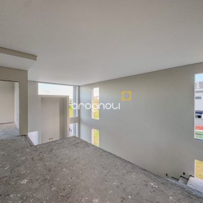 Casa de Condomínio com 275m², 4 quartos (sendo 4 suítes), 4 garagens, no bairro Pedra Branca em Palhoça