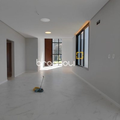 Casa de Condomínio com 181m², 3 quartos (sendo 3 suítes), 2 garagens, no bairro Canasvieiras em Florianópolis