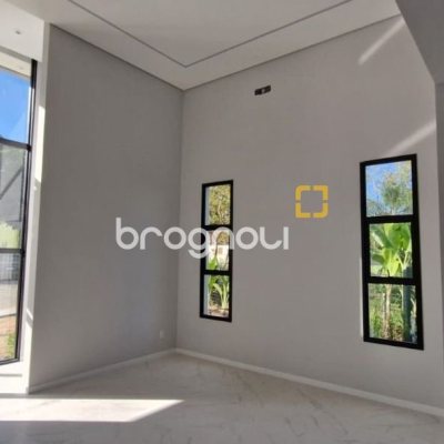 Casa de Condomínio com 181m², 3 quartos (sendo 3 suítes), 2 garagens, no bairro Canasvieiras em Florianópolis