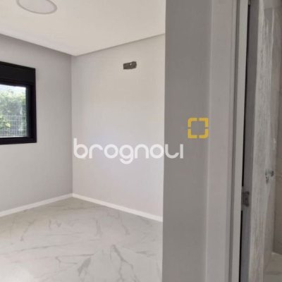 Casa de Condomínio com 181m², 3 quartos (sendo 3 suítes), 2 garagens, no bairro Canasvieiras em Florianópolis