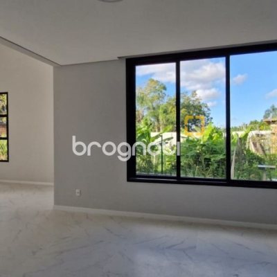 Casa de Condomínio com 181m², 3 quartos (sendo 3 suítes), 2 garagens, no bairro Canasvieiras em Florianópolis