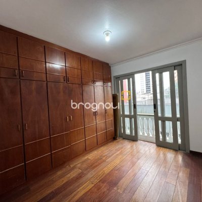 Apartamento com 60m², 2 quartos, no bairro Centro em Florianópolis