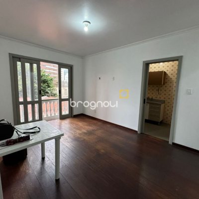 Apartamento com 60m², 2 quartos, no bairro Centro em Florianópolis