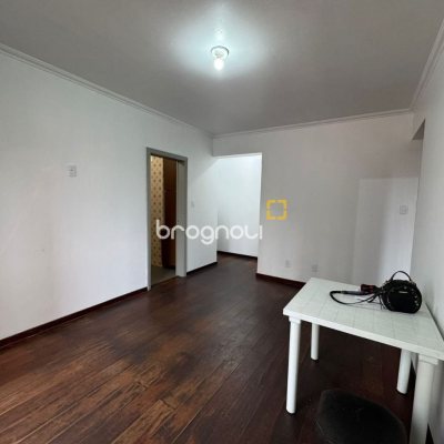 Apartamento com 60m², 2 quartos, no bairro Centro em Florianópolis