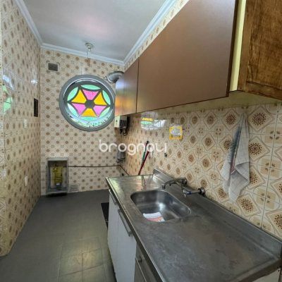 Apartamento com 60m², 2 quartos, no bairro Centro em Florianópolis