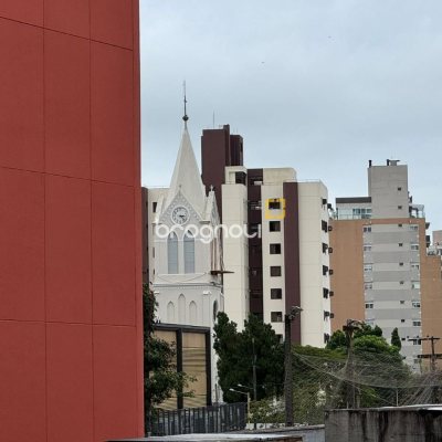 Apartamento com 60m², 2 quartos, no bairro Centro em Florianópolis