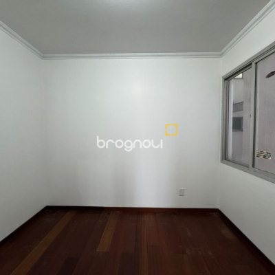 Apartamento com 60m², 2 quartos, no bairro Centro em Florianópolis