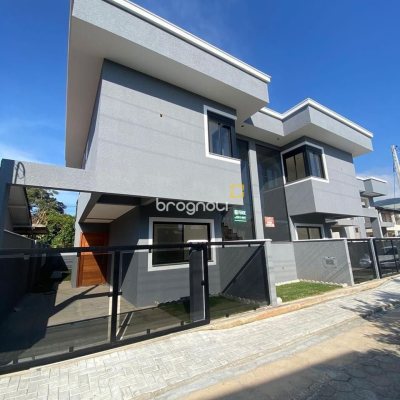 Casa com 70m², 3 quartos (sendo 3 suítes), 2 garagens, no bairro Ingleses em Florianópolis