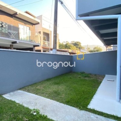 Casa com 70m², 3 quartos (sendo 3 suítes), 2 garagens, no bairro Ingleses em Florianópolis
