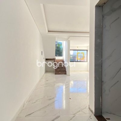 Casa com 70m², 3 quartos (sendo 3 suítes), 2 garagens, no bairro Ingleses em Florianópolis