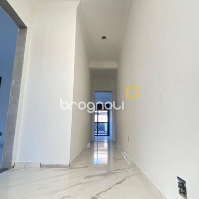 Casa com 70m², 3 quartos (sendo 3 suítes), 2 garagens, no bairro Ingleses em Florianópolis