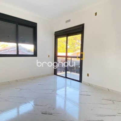 Casa com 70m², 3 quartos (sendo 3 suítes), 2 garagens, no bairro Ingleses em Florianópolis