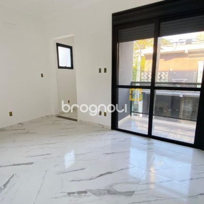 Casa com 70m², 3 quartos (sendo 3 suítes), 2 garagens, no bairro Ingleses em Florianópolis