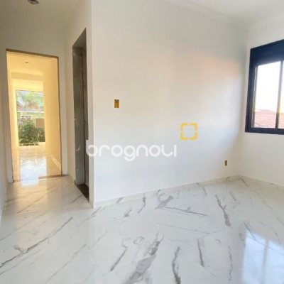 Casa com 70m², 3 quartos (sendo 3 suítes), 2 garagens, no bairro Ingleses em Florianópolis