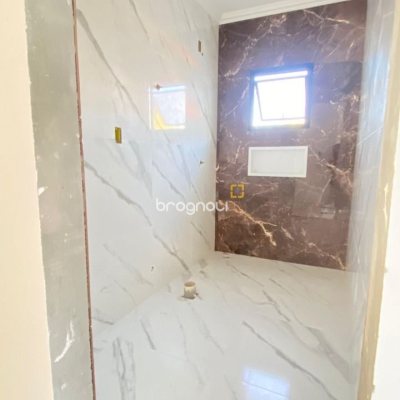 Casa com 70m², 3 quartos (sendo 3 suítes), 2 garagens, no bairro Ingleses em Florianópolis
