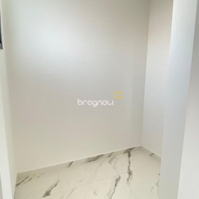Casa com 70m², 3 quartos (sendo 3 suítes), 2 garagens, no bairro Ingleses em Florianópolis