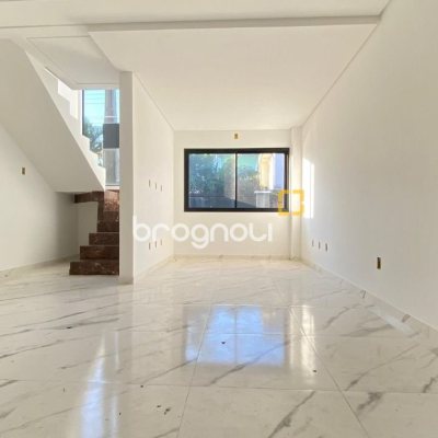 Casa com 70m², 3 quartos (sendo 3 suítes), 2 garagens, no bairro Ingleses em Florianópolis