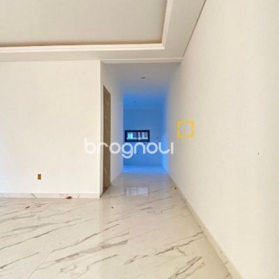 Casa com 70m², 3 quartos (sendo 3 suítes), 2 garagens, no bairro Ingleses em Florianópolis