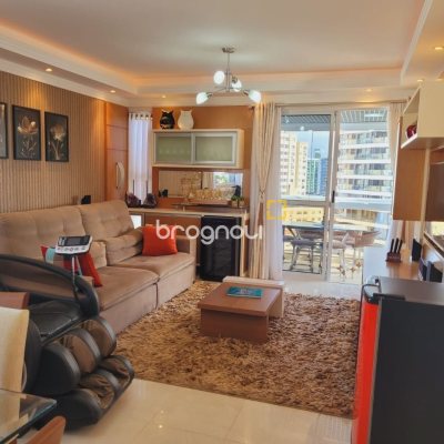 Apartamento com 149m², 4 quartos (sendo 1 suíte), 4 garagens, no bairro Campinas em São José