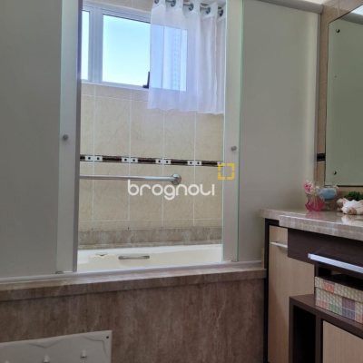 Apartamento com 149m², 4 quartos (sendo 1 suíte), 4 garagens, no bairro Campinas em São José