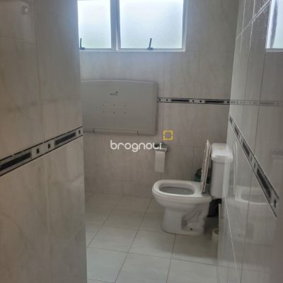 Apartamento com 149m², 4 quartos (sendo 1 suíte), 4 garagens, no bairro Campinas em São José