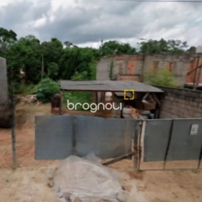 Terreno com 235m², no bairro Forquilhas em São José