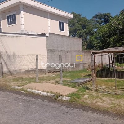 Terreno com 235m², no bairro Forquilhas em São José
