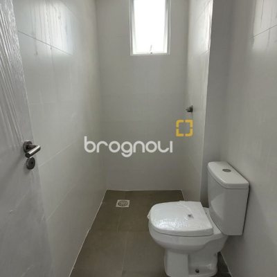Apartamento com 67m², 2 quartos (sendo 1 suíte), 1 garagem, no bairro Ipiranga em São José