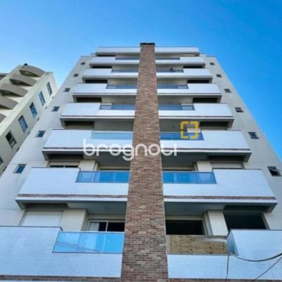 Apartamento com 67m², 2 quartos (sendo 1 suíte), 1 garagem, no bairro Ipiranga em São José