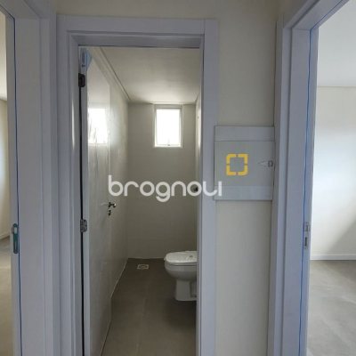 Apartamento com 67m², 2 quartos (sendo 1 suíte), 1 garagem, no bairro Ipiranga em São José