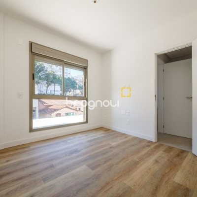 Apartamento com 100m², 3 quartos (sendo 1 suíte), 2 garagens, no bairro João Paulo em Florianópolis